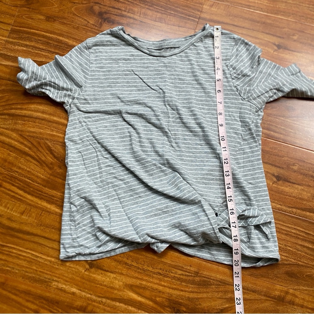 Banana Republic Women's Gray White Stripe Tie Front T-Shirt Size Small Casual - Picture 13 of 14